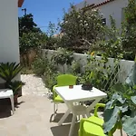 Lemon Tree Relaxing بيت ضيافة لاغوس
